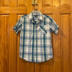 Tommy Hilfiger boys button down blue plaid short sleeve shirt size 16/18